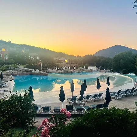 With Private Garden, Domaine Les Restanques Βίλα