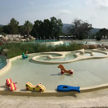 With Private Garden, Domaine Les Restanques *